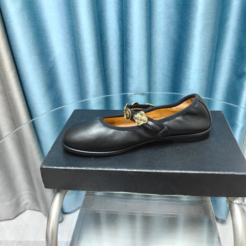 Vibrant Chxnxl Flat Shoes 131738