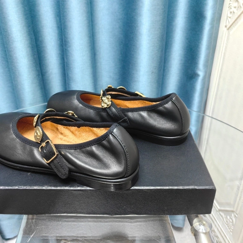 Vibrant Chxnxl Flat Shoes 131738