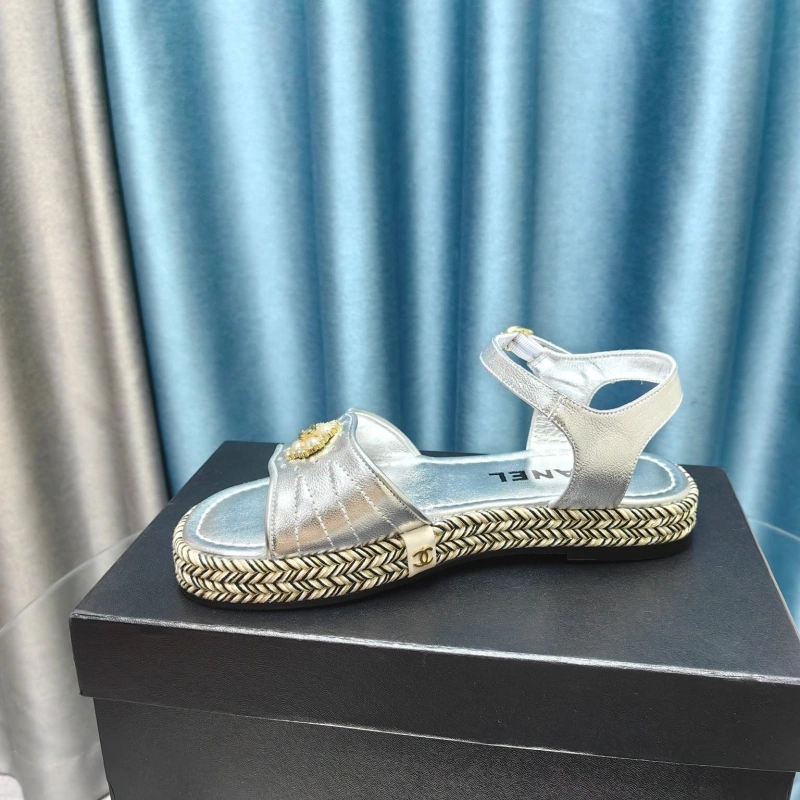 HighQuality Chxnxl Slippers 130419