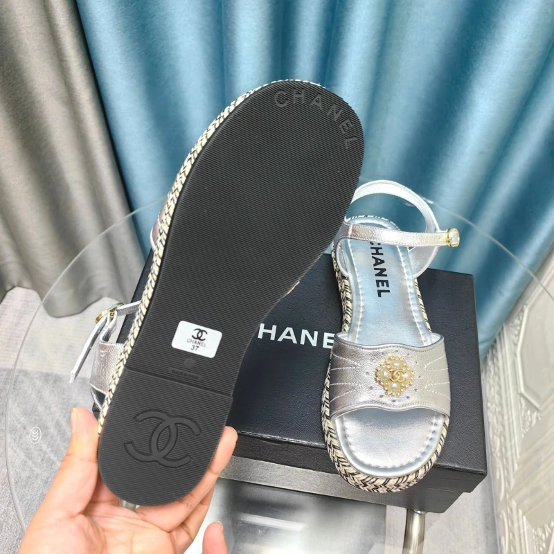 HighQuality Chxnxl Slippers 130419