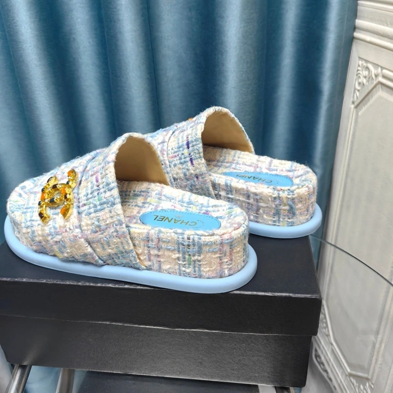 Trendsetting Chxnxl Slippers 130406