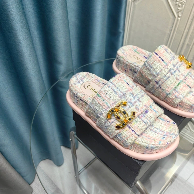 Efficient Chxnxl Slippers 130400