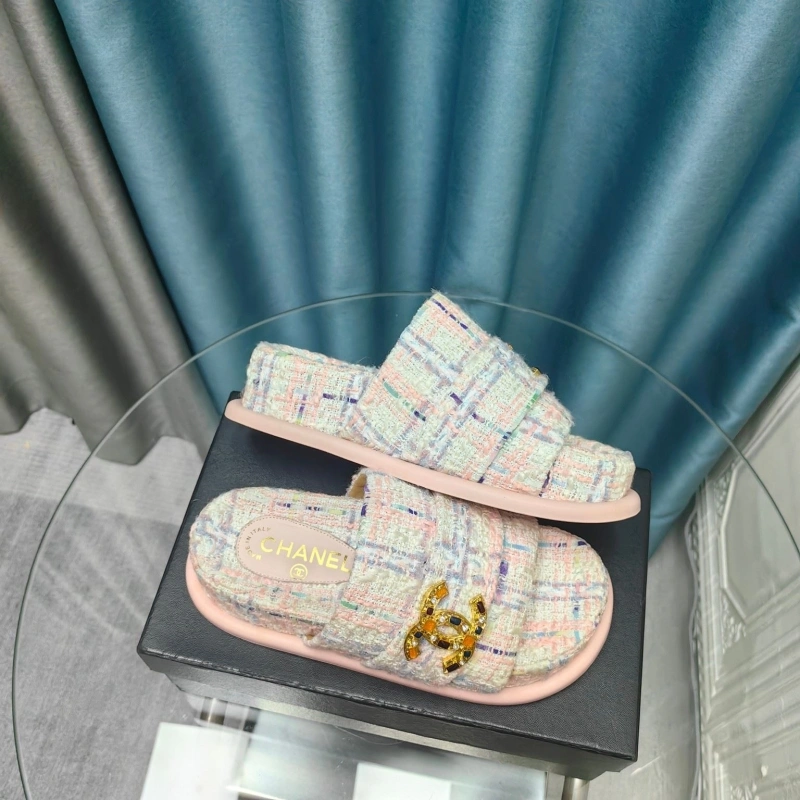 Efficient Chxnxl Slippers 130400