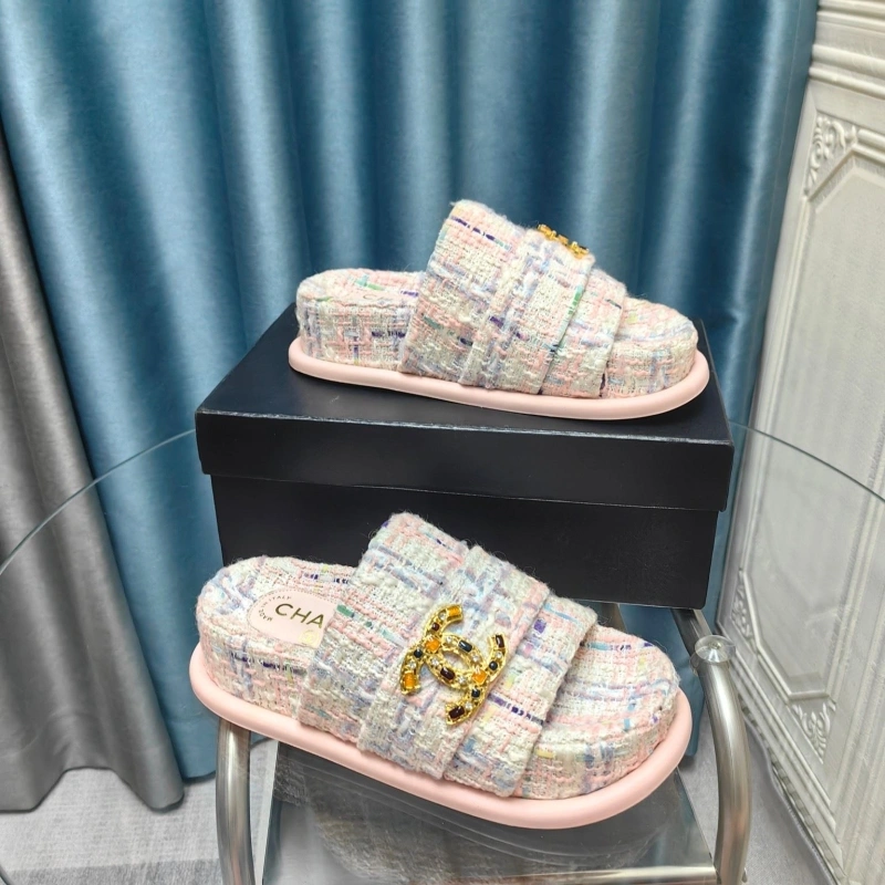 Efficient Chxnxl Slippers 130400
