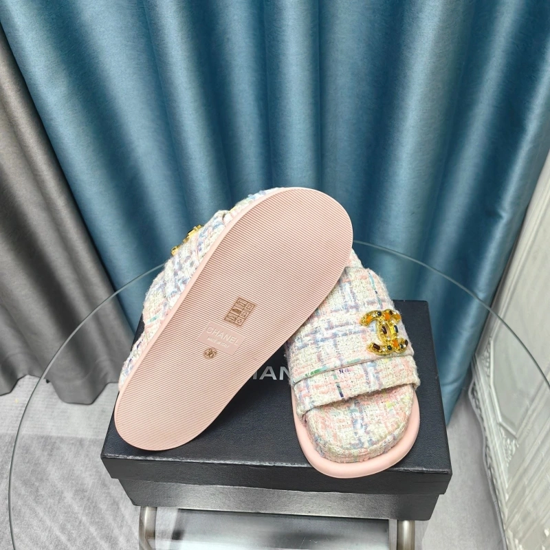 Efficient Chxnxl Slippers 130400
