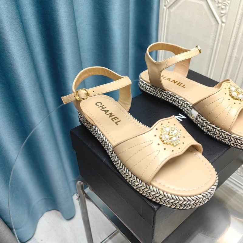 Elegant Chxnxl Slippers 130421