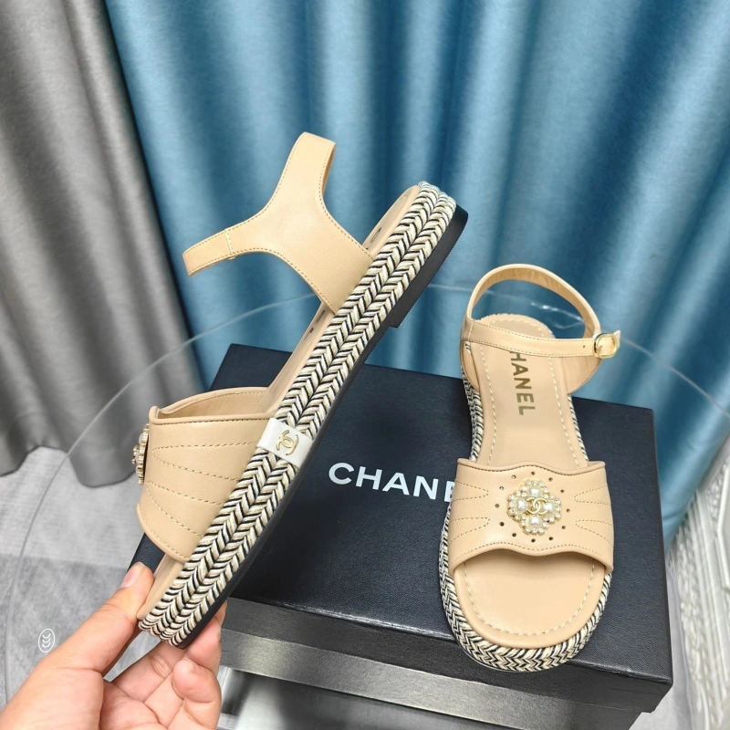 Elegant Chxnxl Slippers 130421