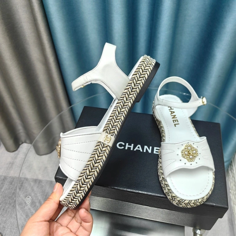 EasyMatch Chxnxl Slippers 130423