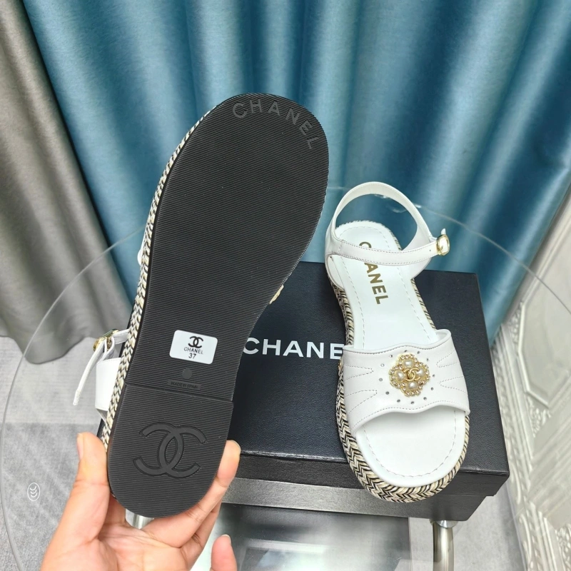 EasyMatch Chxnxl Slippers 130423