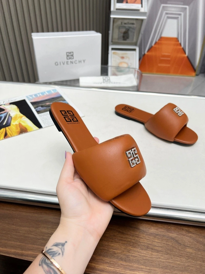 Gxvxnchy Slippers UrbanStyle 154486