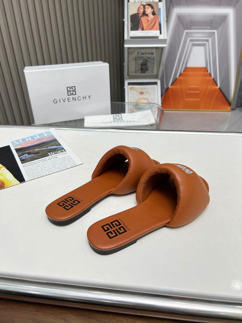 Gxvxnchy Slippers UrbanStyle 154486