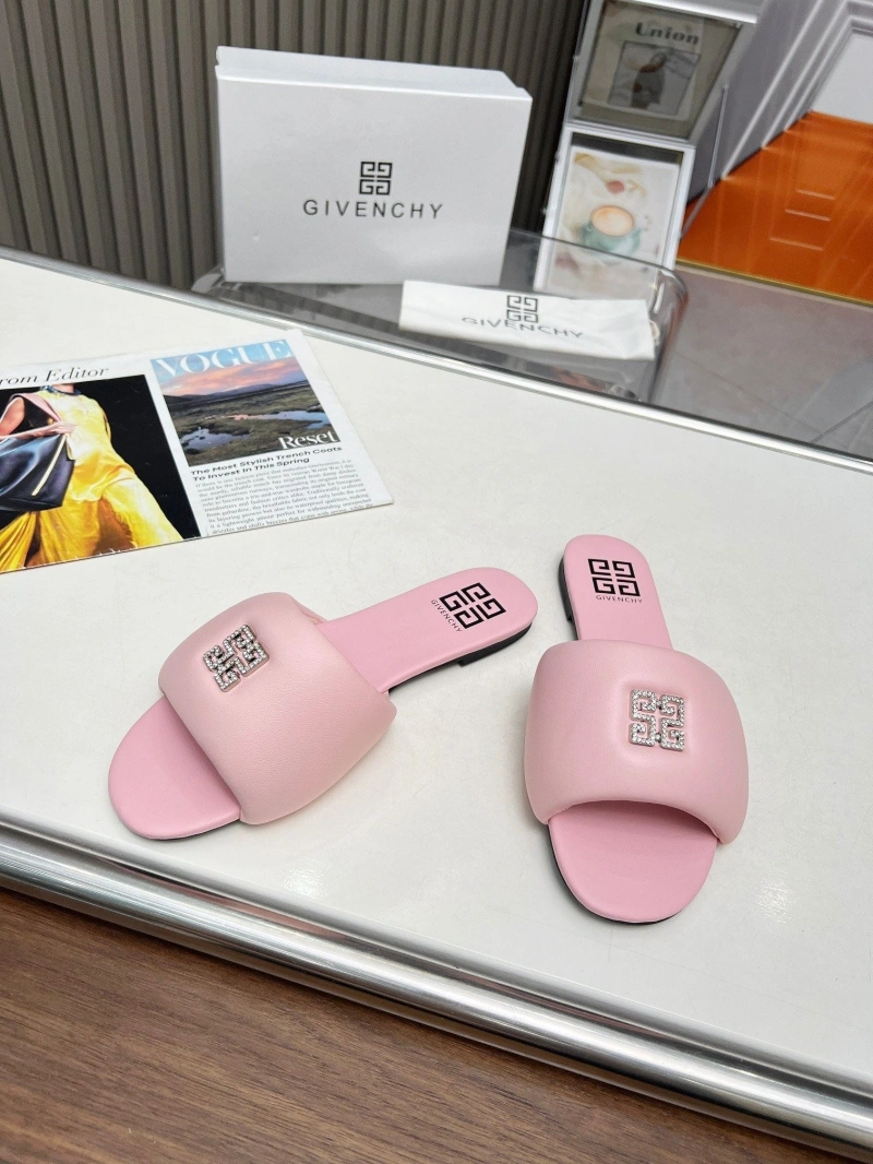 DailyWear Gxvxnchy Slippers 154481