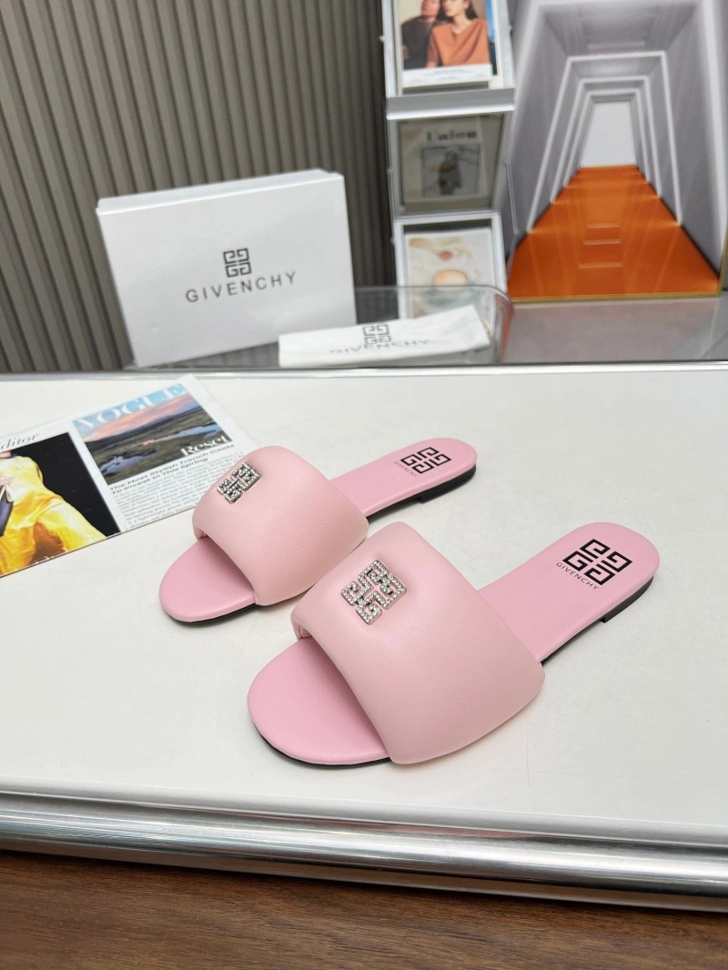 DailyWear Gxvxnchy Slippers 154481