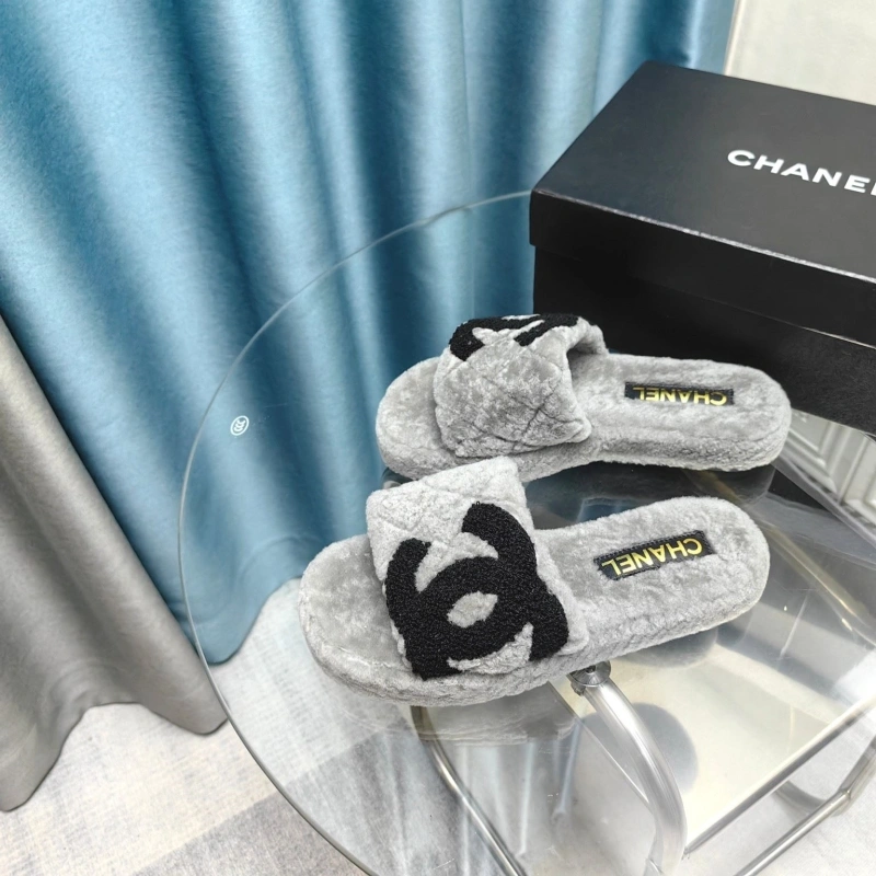 Durable Chxnxl Slippers 130422