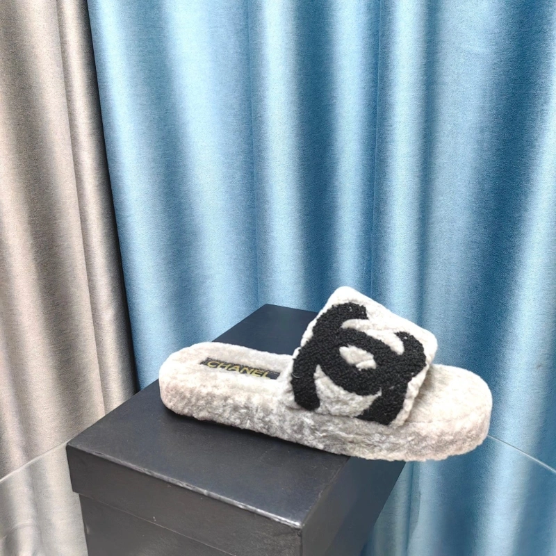 Durable Chxnxl Slippers 130422