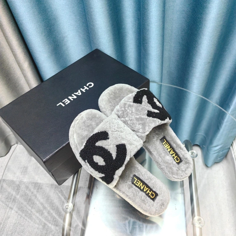 Durable Chxnxl Slippers 130422