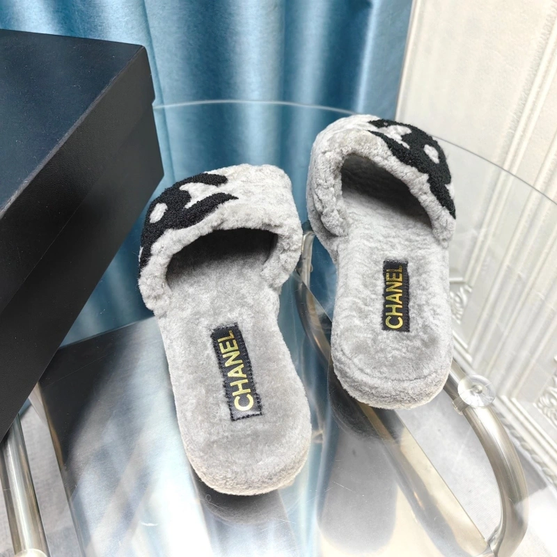 Durable Chxnxl Slippers 130422
