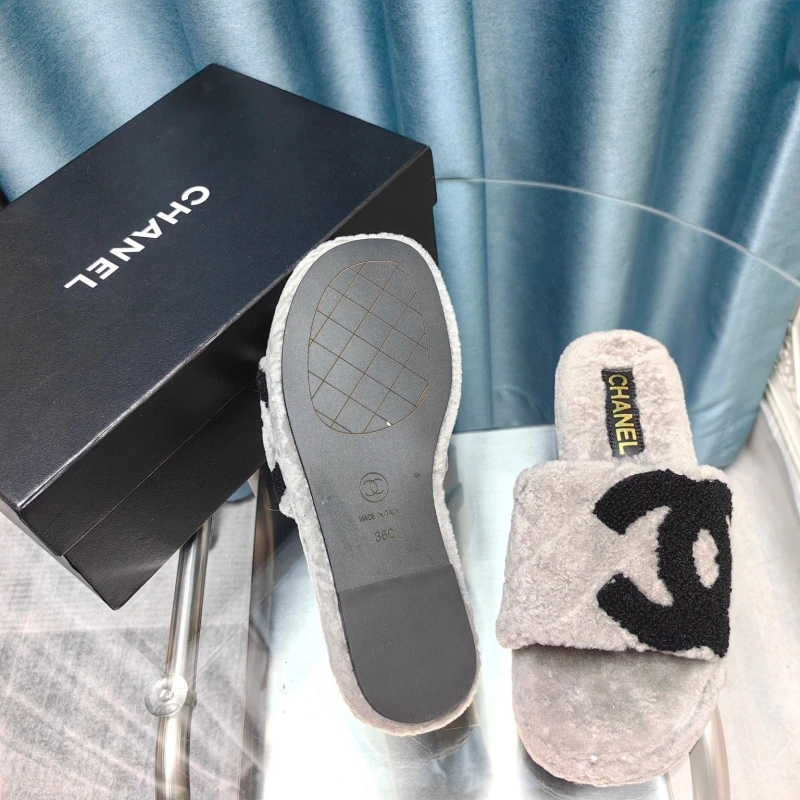 Durable Chxnxl Slippers 130422