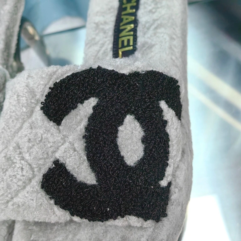 Durable Chxnxl Slippers 130422