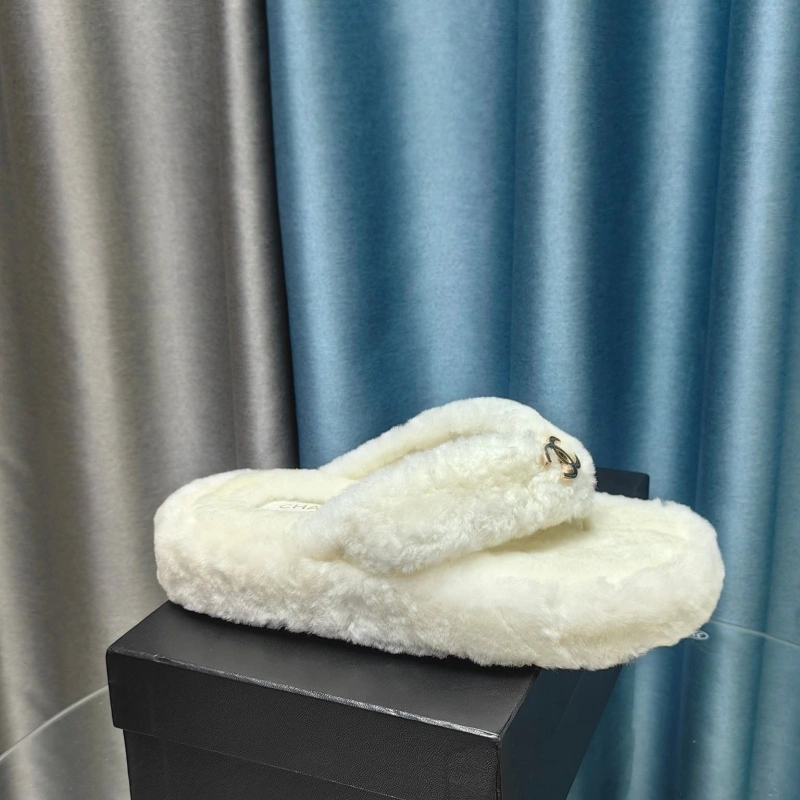 Stylish Chxnxl Slippers 130393
