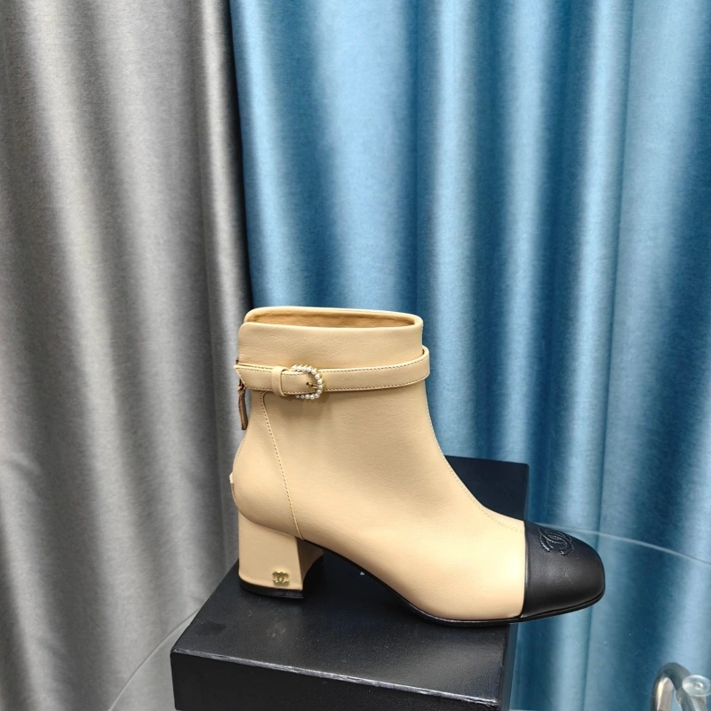 Flexible Chxnxl Boots 131897