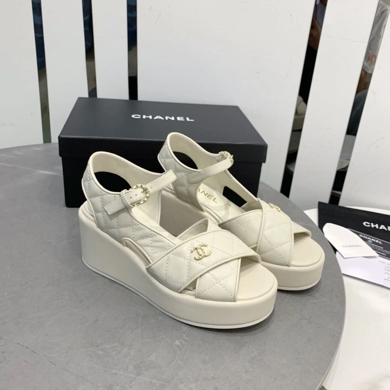 Lightweight Chxnxl Sandals 130915