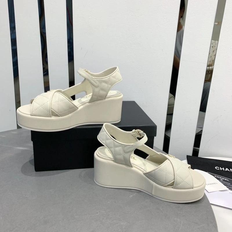 Lightweight Chxnxl Sandals 130915