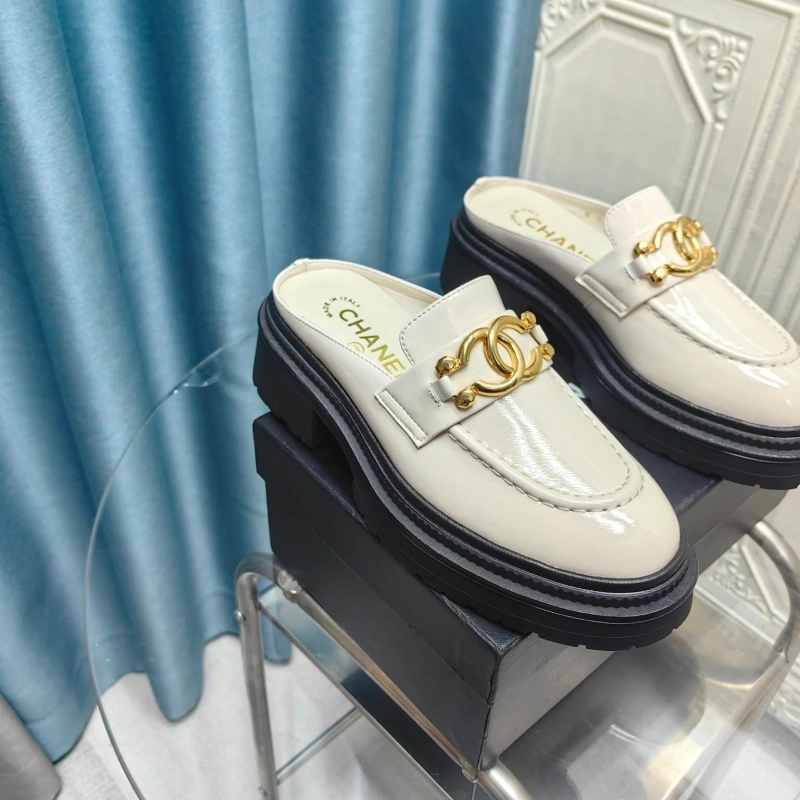 Affordable Chxnxl Slippers 130387