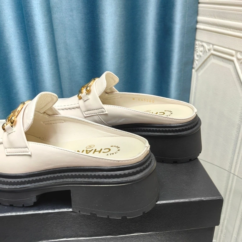 Affordable Chxnxl Slippers 130387