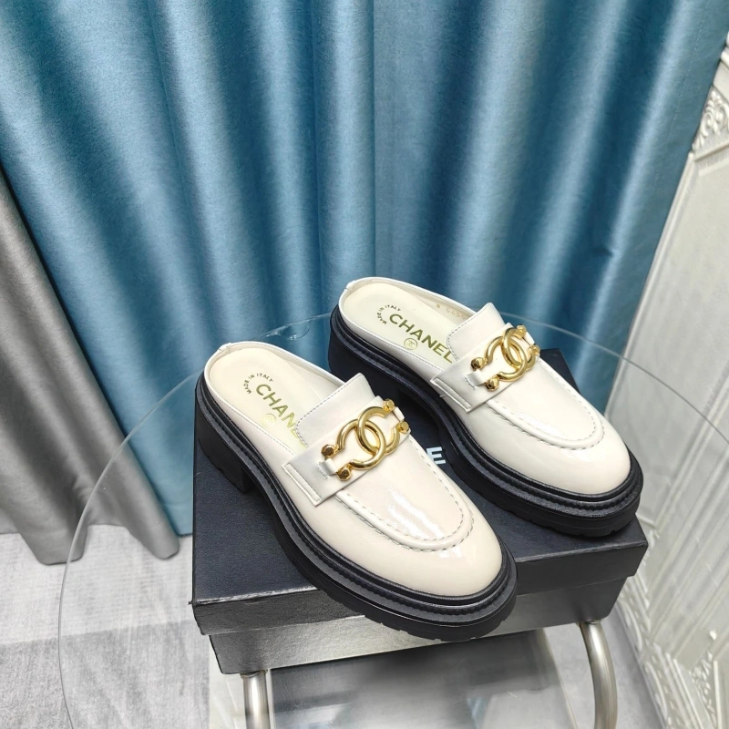 Affordable Chxnxl Slippers 130387