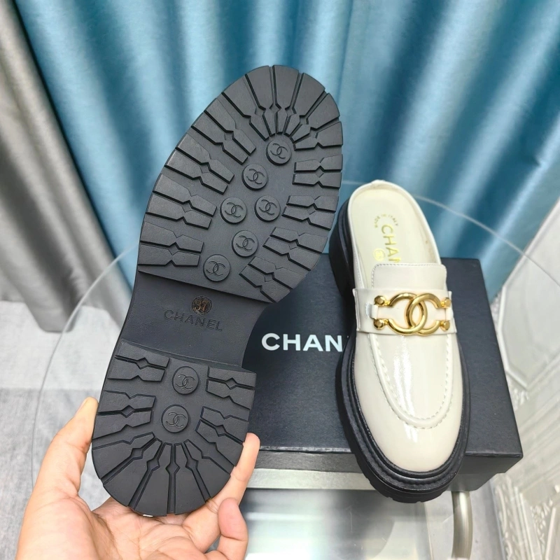 Affordable Chxnxl Slippers 130387
