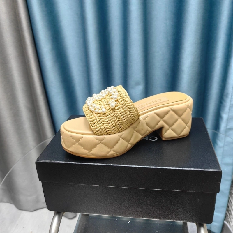Sophisticated Chxnxl Slippers 130384
