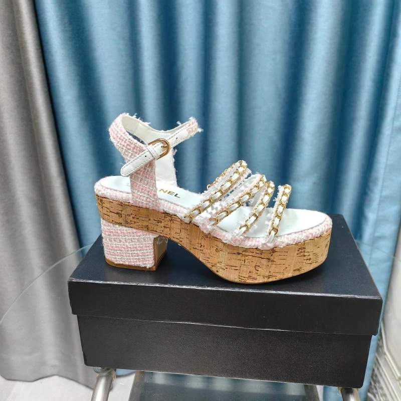 Versatile Chxnxl Sandals 130885