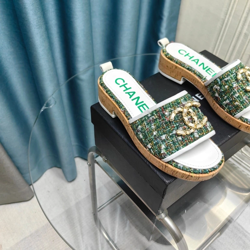 EyeCatching Chxnxl Slippers 130383