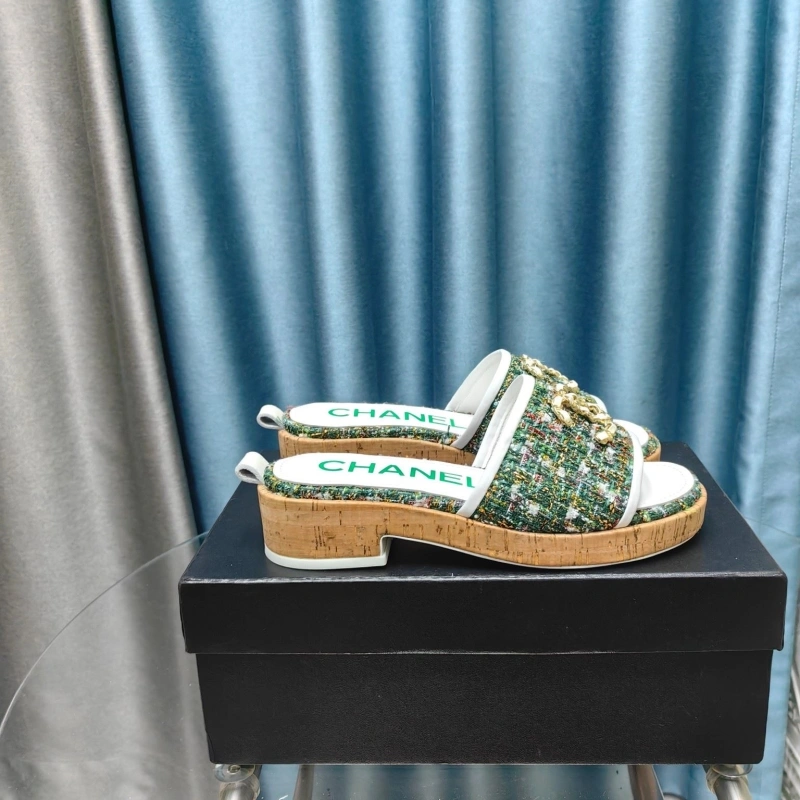 EyeCatching Chxnxl Slippers 130383