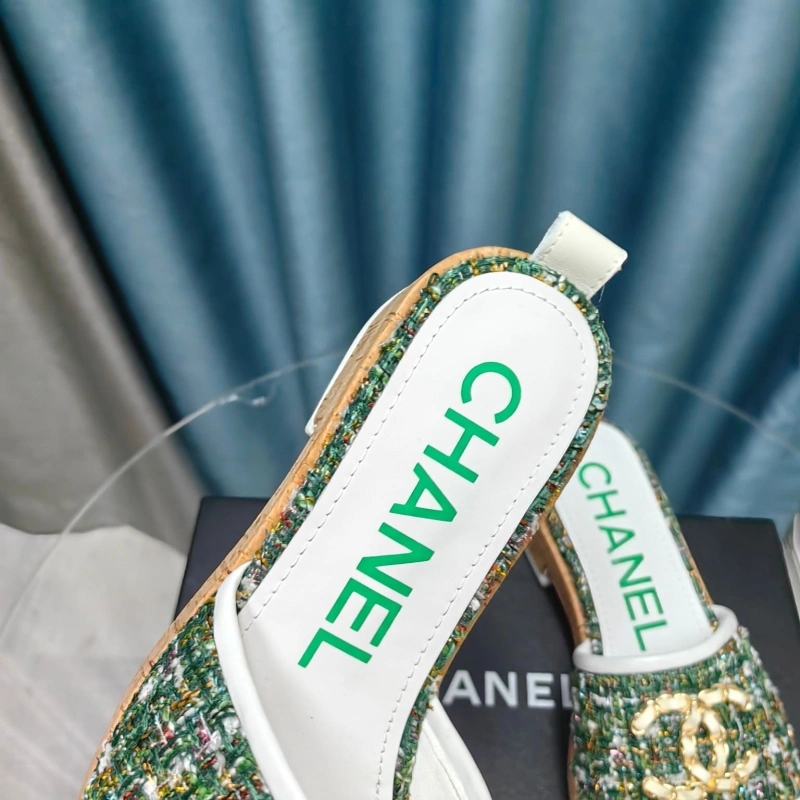 EyeCatching Chxnxl Slippers 130383