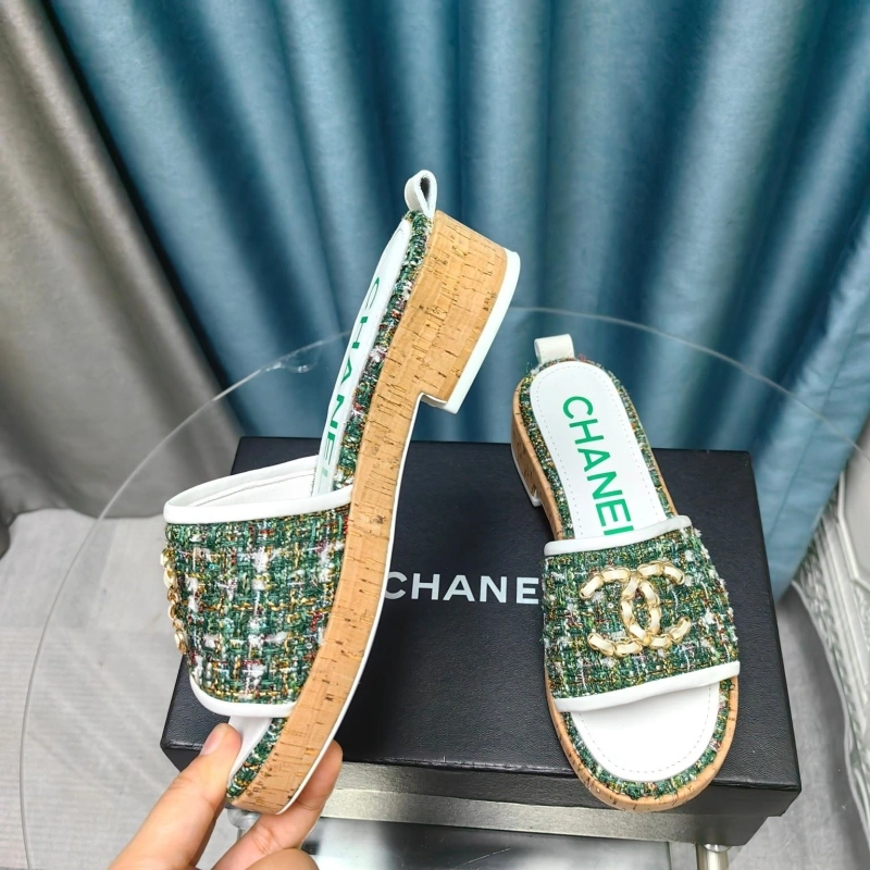 EyeCatching Chxnxl Slippers 130383