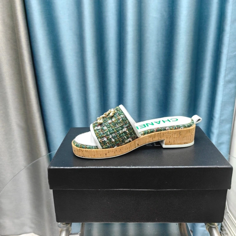 EyeCatching Chxnxl Slippers 130383