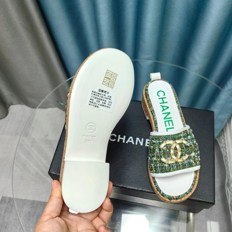 EyeCatching Chxnxl Slippers 130383