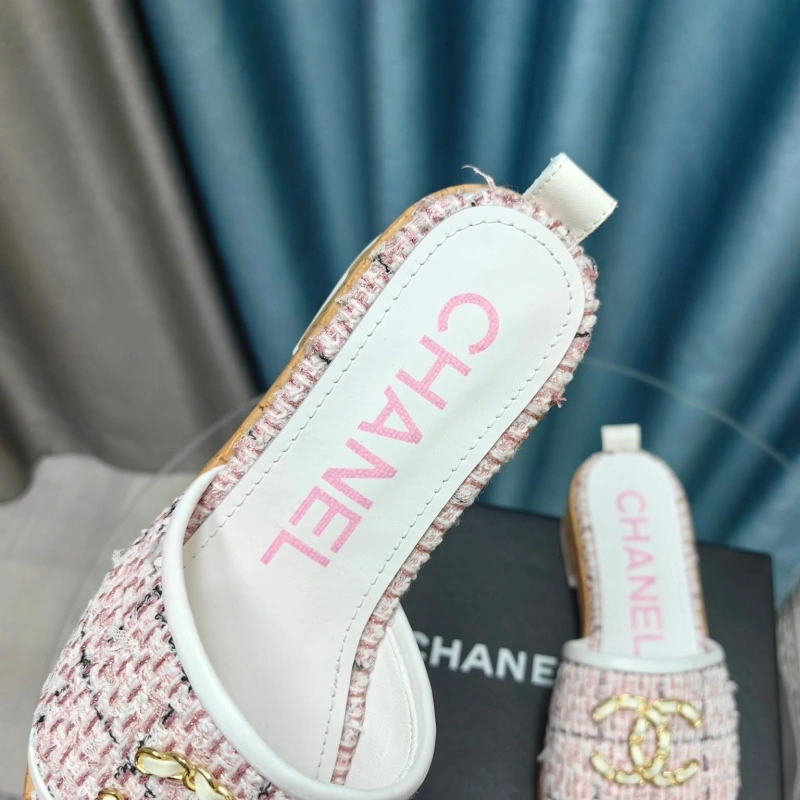 WellDesigned Chxnxl Slippers 130382