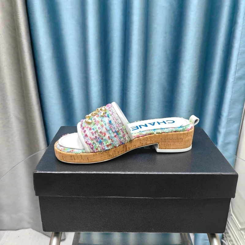 Durable Chxnxl Slippers 130368