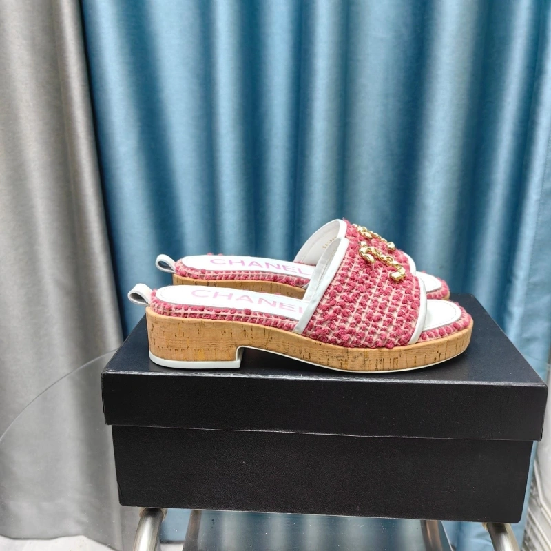 Bold Chxnxl Slippers 130355