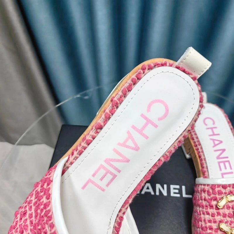 Bold Chxnxl Slippers 130355