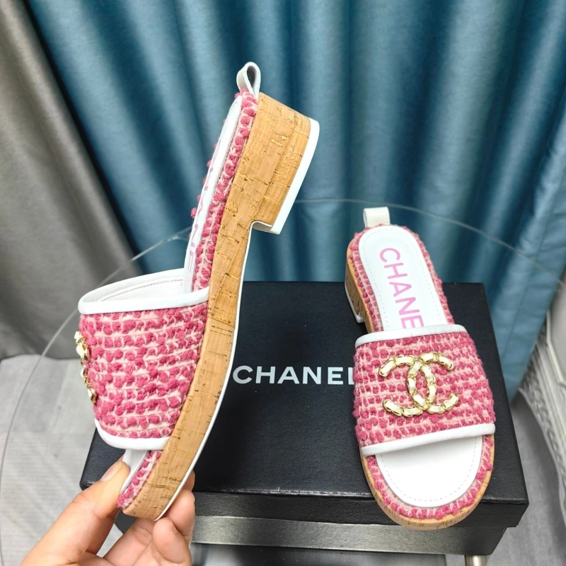 Bold Chxnxl Slippers 130355