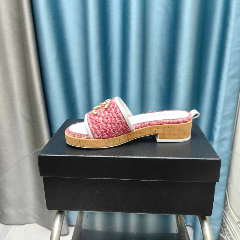 Bold Chxnxl Slippers 130355