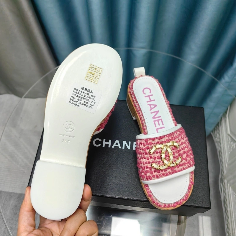 Bold Chxnxl Slippers 130355