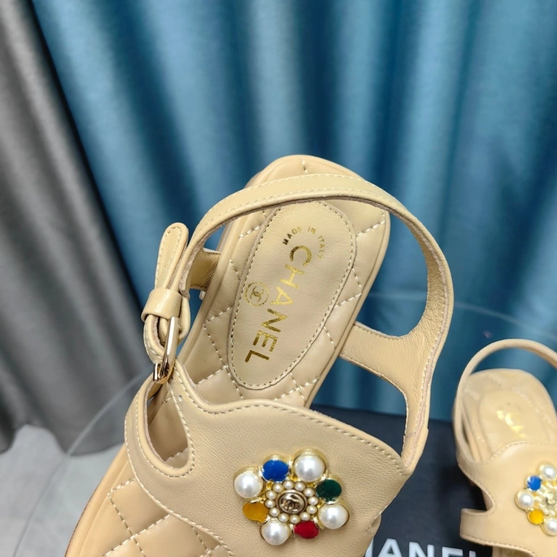 Versatile Chxnxl Sandals 130881