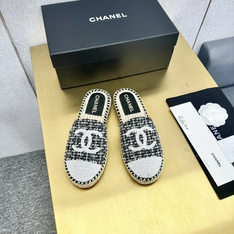 Stylish Chxnxl Slippers 130358