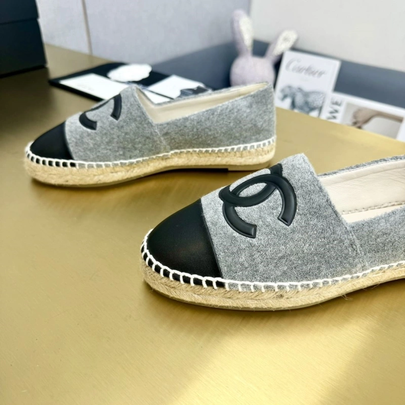 Sleek Chxnxl Flat Shoes 131696