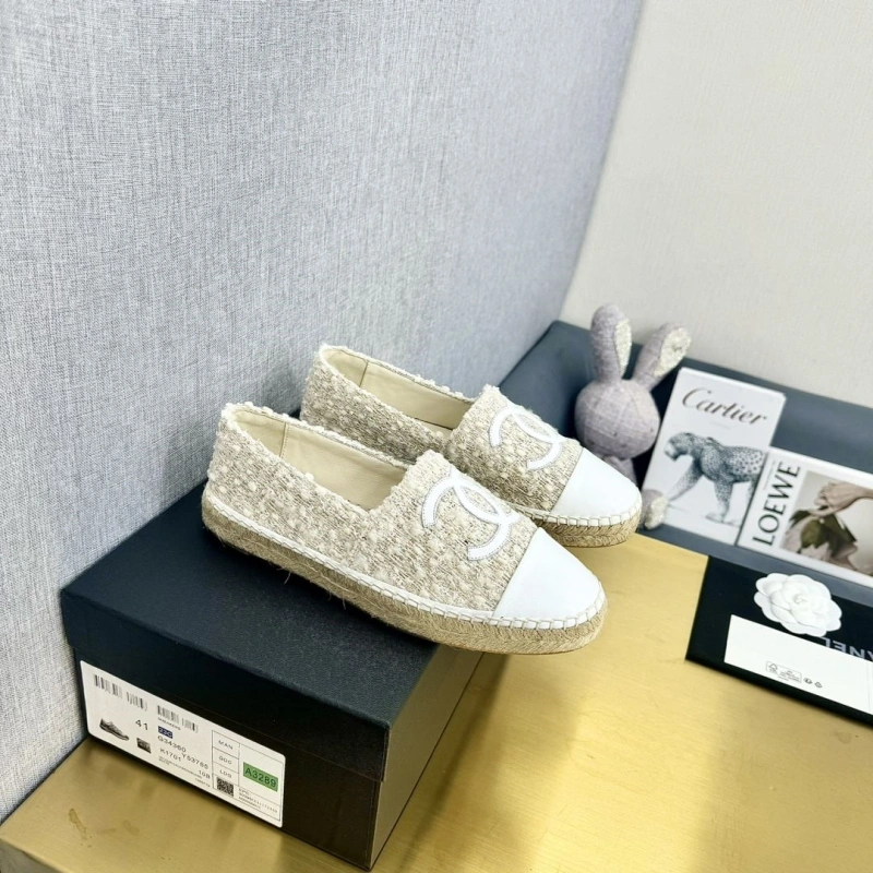 Stylish Chxnxl Flat Shoes 131684